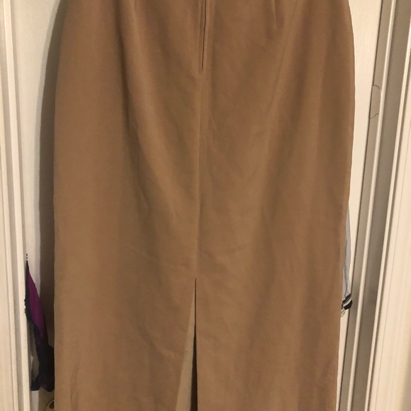 Long pencil skirt - Picture 2 of 3